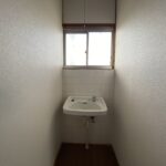 【長岡京市下海印寺/家賃2.9万円】敷金・礼金ゼロ！ペット相談可＆人気の最上階角部屋2K 画像9