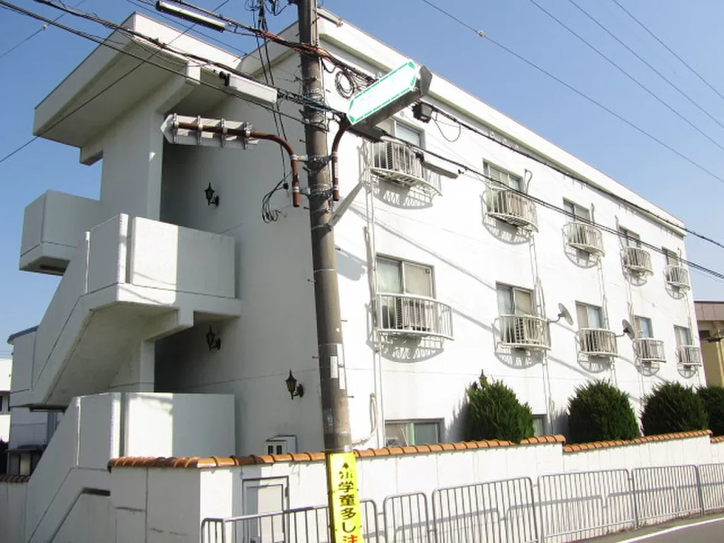 【長岡京市馬場/家賃3.0万円】JR長岡京駅徒歩6分・最上階角部屋!敷金礼金ゼロ×ペット相談可のコスパ抜群1K