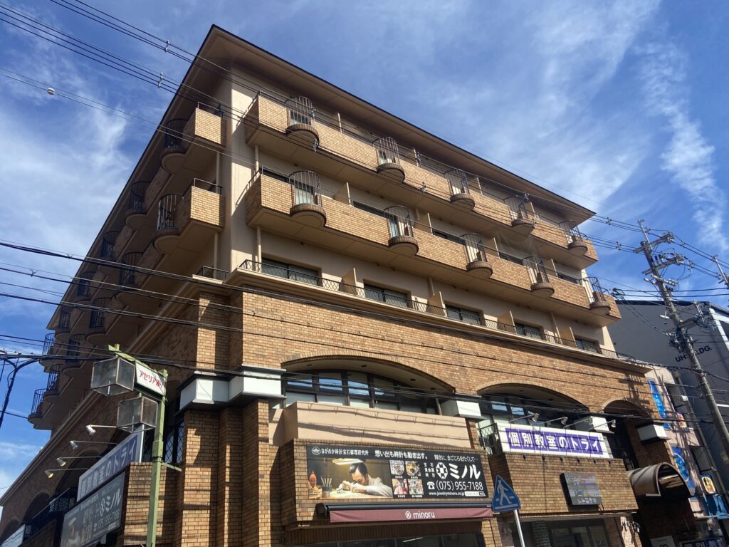 【長岡京市長岡/家賃5.1万円】阪急長岡天神駅徒歩3分!敷金礼金ゼロ・ネット無料・南向き角部屋ワンルーム